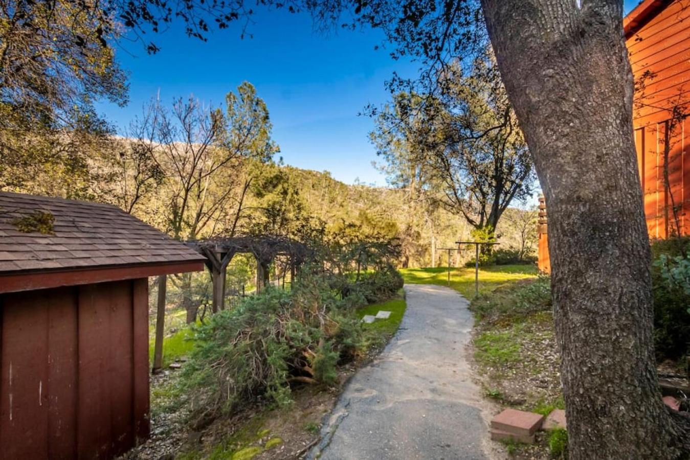 Sierra Vista Lookout Lodge With Creek, Waterfall And Waterholes, Minutes From Bass Lake And Yosemite South Gate North Fork エクステリア 写真
