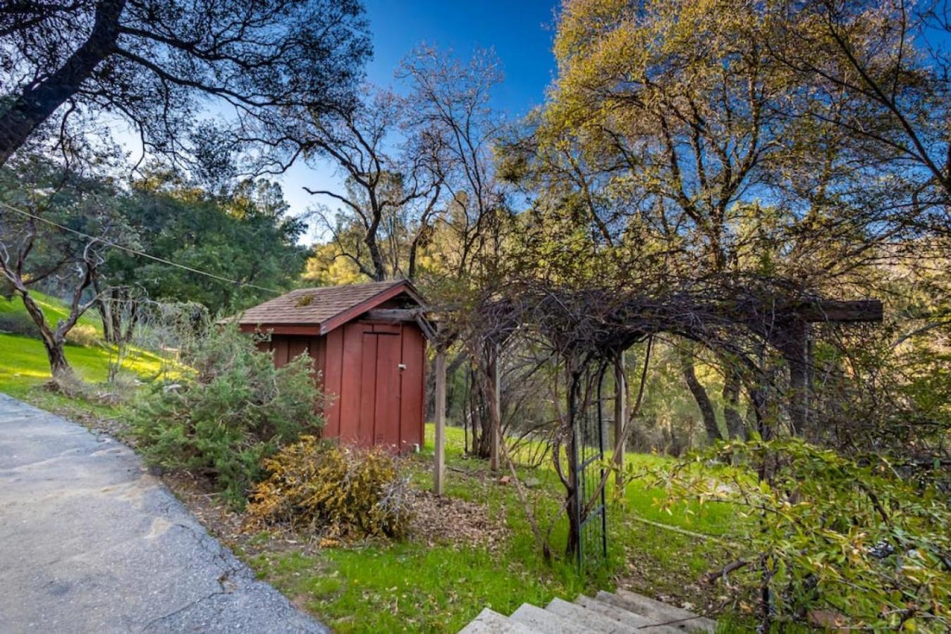 Sierra Vista Lookout Lodge With Creek, Waterfall And Waterholes, Minutes From Bass Lake And Yosemite South Gate North Fork エクステリア 写真